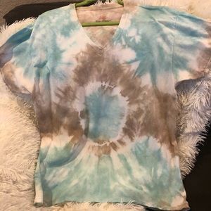 Tie dye vneck tee,unisex NWOT